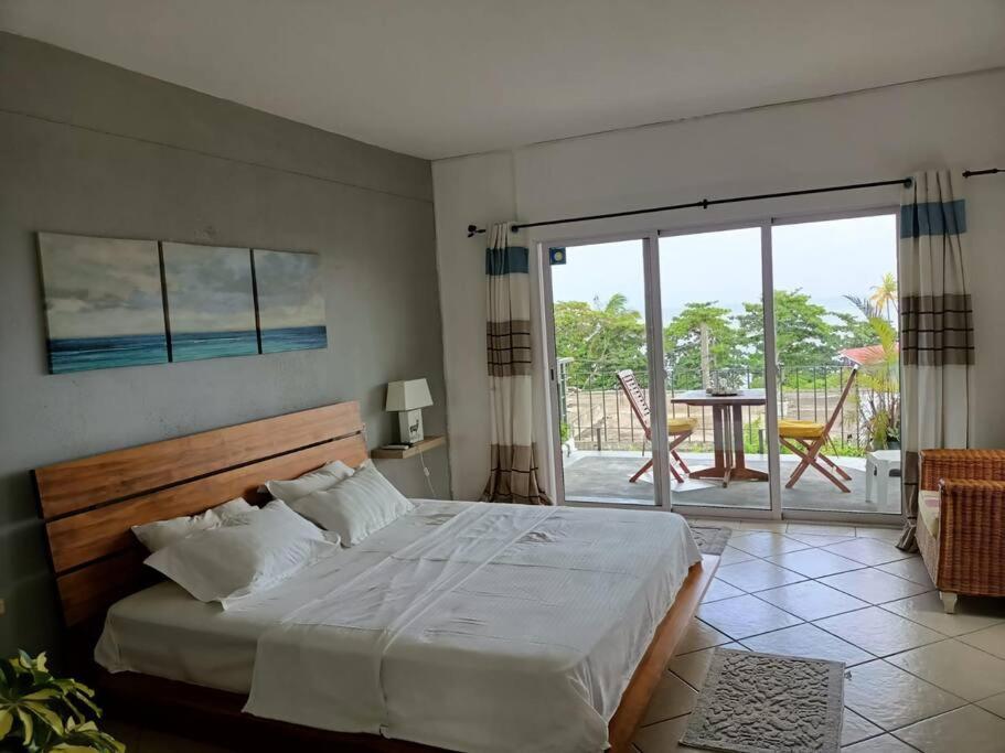 Surf House Holidays Ruisseau Creole Exterior foto